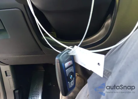 2015 BMW X4 xDrive28I z USA, uszkodzony, nr VIN 5UXXW3C53F0M89233